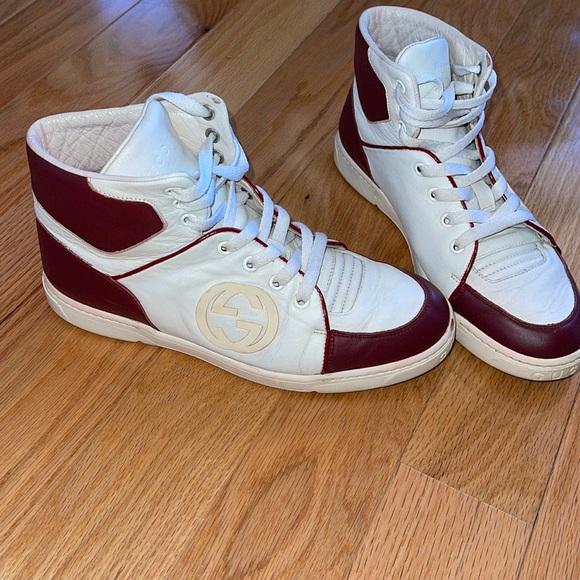 Unisex Gucci Sneaker - Picture 2 of 4